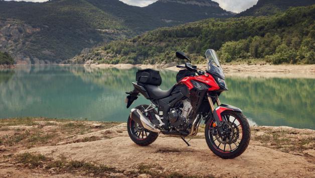 Το CB500X της Honda λαμβάνει σημαντικές αναβαθμίσεις για το 2022, μεταξύ αυτών και εντελώς νέο μπροστινό. 